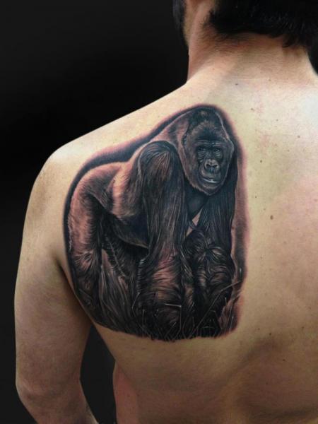 Фото и значение татуировки Обезьяна.  Tattoo-shoulder-realistic-monkey