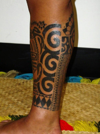 Tatuaje Samoano por Golpeteo Manual 