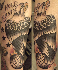 tatuaje de águila de la vieja escuela