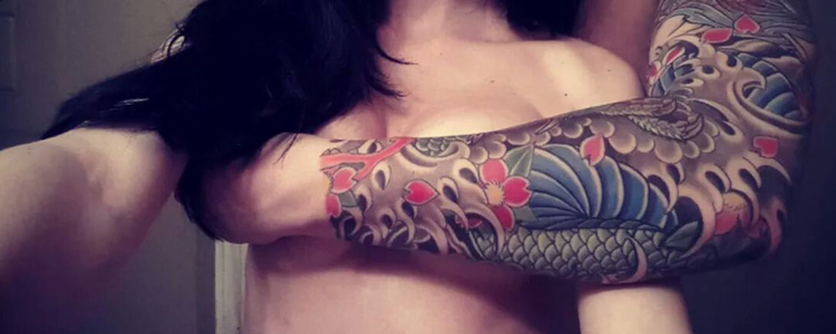 Razões para namorar uma pessoa com tatuagens