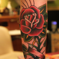 tatouage de rose de la vieille école