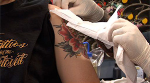 bandagem da tatuagem 