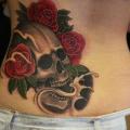 Blumen Totenkopf Rücken tattoo von Diamond Jacks