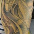 Schulter Japanische Karpfen Koi tattoo von Dna Tattoo
