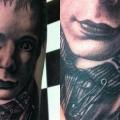 tatuaje Brazo Retrato Realista por Dragstrip Tattoos