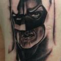 Schulter Fantasie Batman tattoo von Dragstrip Tattoos