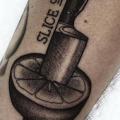 Arm Dotwork Orange Messer tattoo von Adrenaline Vancity