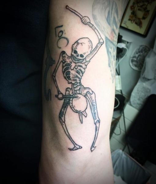 Tatuaje Brazo Esqueleto por Adrenaline Vancity