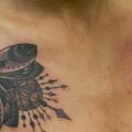 tatuaggio Petto Scarabeo di Adrenaline Vancity