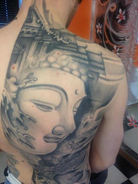 Tatuaje Hombro Buda Espalda por Gtc Tattoo