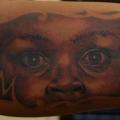 tatuaggio Braccio Realistici Bambino di Hammersmith Tattoo