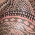 tatuaje Hombro Tribal por Paul Egan Tattoo