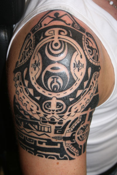 Schulter Maori Tattoo von Wrexham Ink