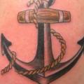 tatuaje Hombro Realista Ancla por Anchors Tattoo