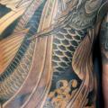 tatuaje Japoneses Espalda Carpa Koi por Orient Soul