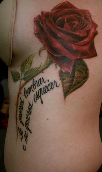 Blumen Seite Tattoo von Altered Skin