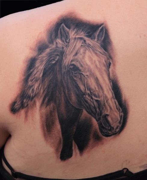 Плечо Реализм Лошадь татуировка от Apocalypse Tattoo