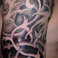 tatuaje Hombro Japoneses Ola por Burning Monk Tattoo