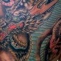 tatuaje Hombro Dragón por Big Kahuna Tattoo