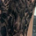 tatuaggio Realistici Gamba Giraffa di Black 13 Tattoo