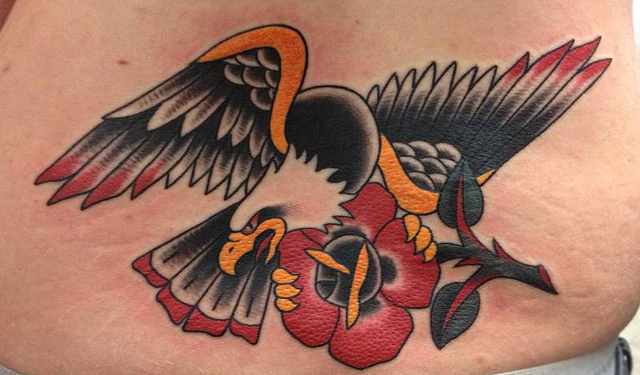Tatuaje Old School Águila por Black 13 Tattoo