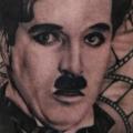 tatuaje Retrato Charlie Chaplin por Black 13 Tattoo