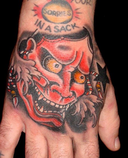 Tatuaż Japoński Dłoń Demon przez Black Cat Tattoos