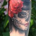 tatuaje Brazo Cráneo mexicano por Bugaboo Tattoo