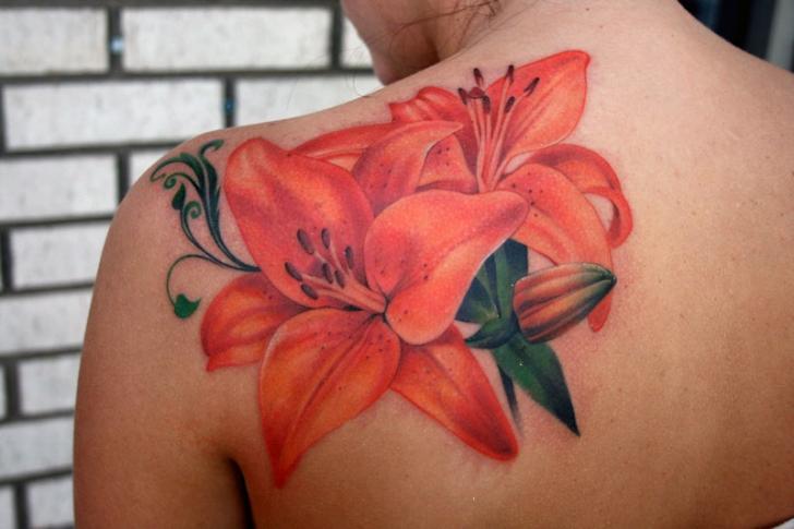 Shoulder Realistic Flower Tattoo by Bugaboo Tattoo