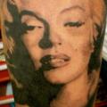 tatuaje Brazo Realista Marilyn Monroe por Richard Vega Tattoos