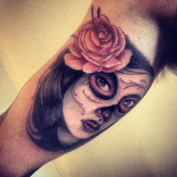 Arm Mexikanischer Totenkopf Rose Tattoo von East Side Ink Tattoo
