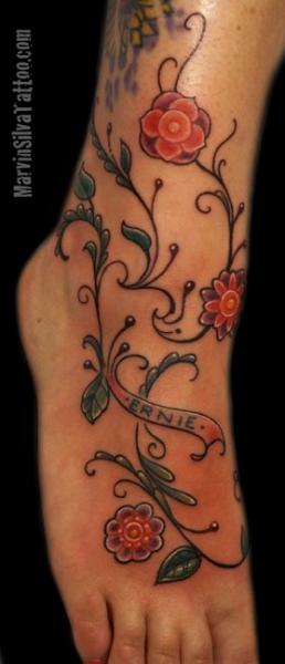 Tatuaje Pie Flor por Empire State Studios