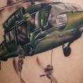 tatuaje Realista Helicóptero por Bloody Blue Tattoo