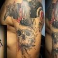 Schulter Arm Krähen Trash Polka tattoo von Bloody Blue Tattoo
