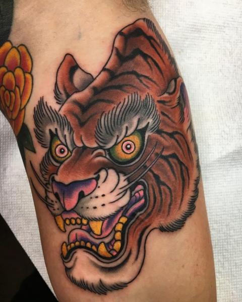 Leg Tiger Tattoo by Full Circle Tattoos