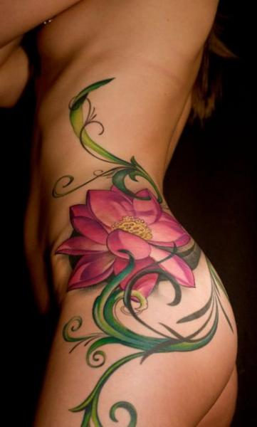 Blumen Seite Tattoo von Jeff Gougue