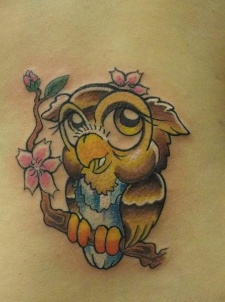 Tatouage Fantaisie Hibou Personnage par Gold City Ink