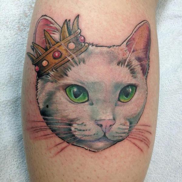 Tatuagem Gato Coroa por Good Mojo Tattoos