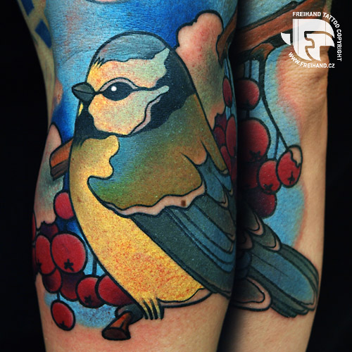 Tatuaje Brazo Pájaro por FreiHand Tattoo