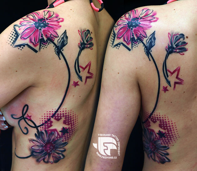 Schulter Blumen Stern Rücken Tattoo von FreiHand Tattoo