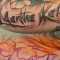 Arm Leuchtturm Name tattoo von Helyar Tattoos