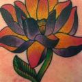 tatuaje Flor por Hidden Hand Tattoo