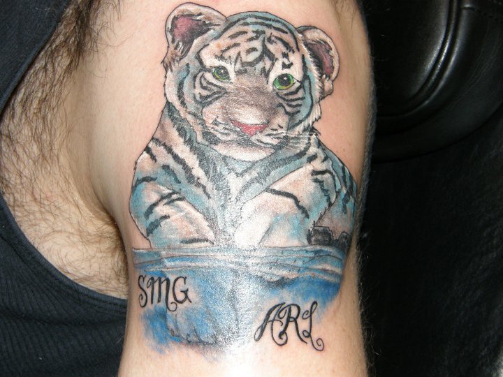 Tatuaje Hombro Tigre por House of Ink