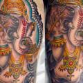 tatuaje Pierna Religioso Ganesh por Inborn Tattoo