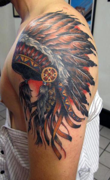 Tatuaggio Spalla Old School Indiani di Inborn Tattoo