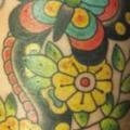 tatuaggio New School Serpente Farfalle di Indipendent Tattoo
