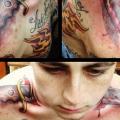 Schulter Nacken Messer tattoo von Indipendent Tattoo