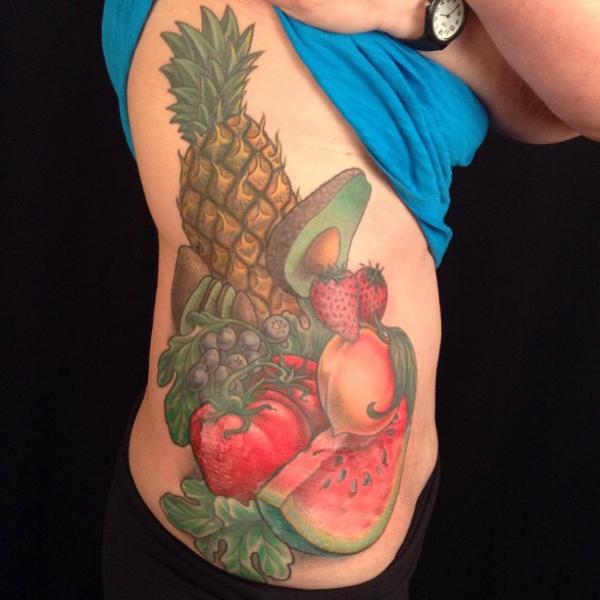 Tatuaje Realista Lado Fruta por Indipendent Tattoo