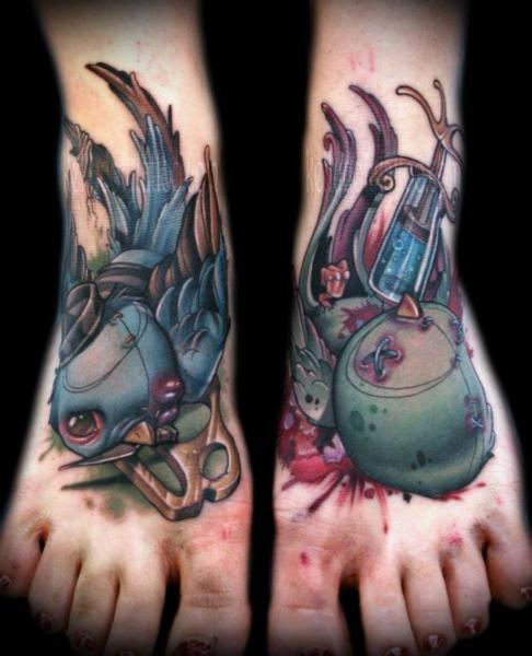 รอยสัก เท้า นกกระจอก โดย Ink and Dagger Tattoo