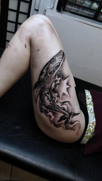 Tatuaggio Balena Coscia di Art Corpus